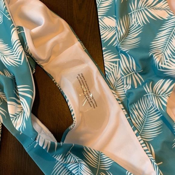 Pink Lily Seaside Escape Leaf Print Bikini - Picture 4 of 8